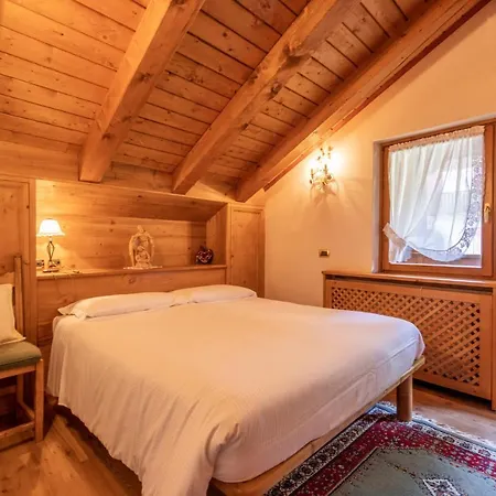 Mansarda Belvedere - Panoramica E Wellness Апартаменты *