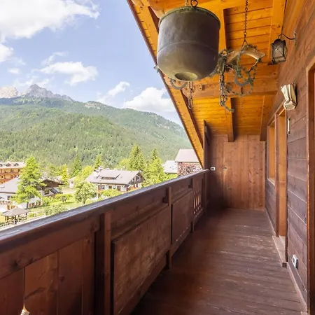 Mansarda Belvedere - Panoramica E Wellness Апартаменты Сан-Вито-ди-Кадоре
